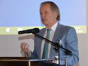 Prof. Dr. Wilfried Mödinger betonte, dass Kurtz Ersa mit der Gründung der Hammer Academy vom Industrie- zum Wissensunternehmen werde